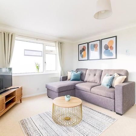 Incredible Sea View 2 Bedroom Beach Apartment Борнмут Екстер'єр фото