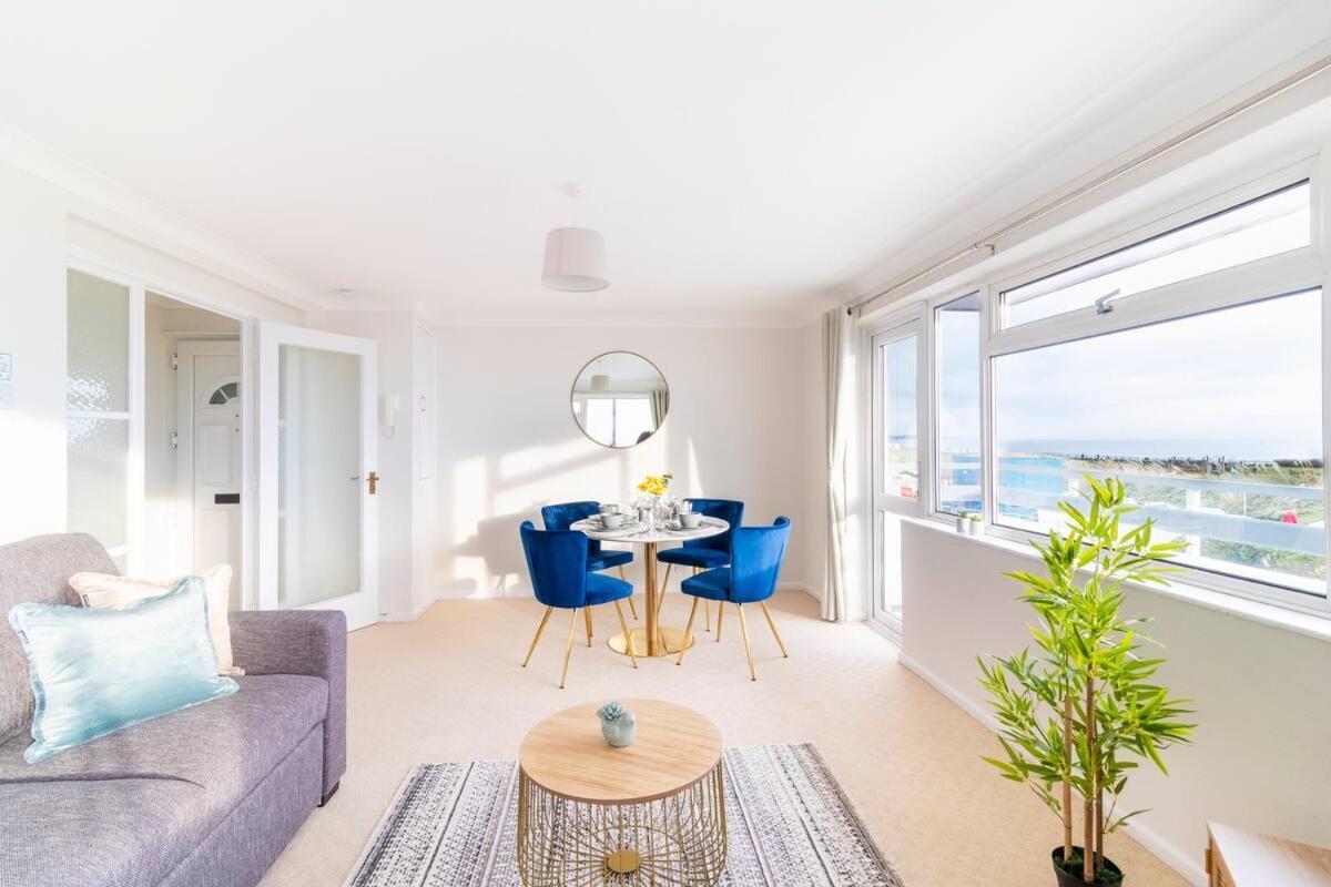 Incredible Sea View 2 Bedroom Beach Apartment Борнмут Екстер'єр фото